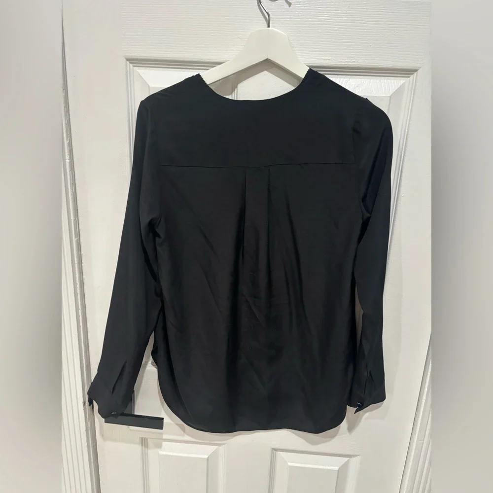 VINCE. Black Silk V-Neck, Blouse Size XS - Picture 7 of 8